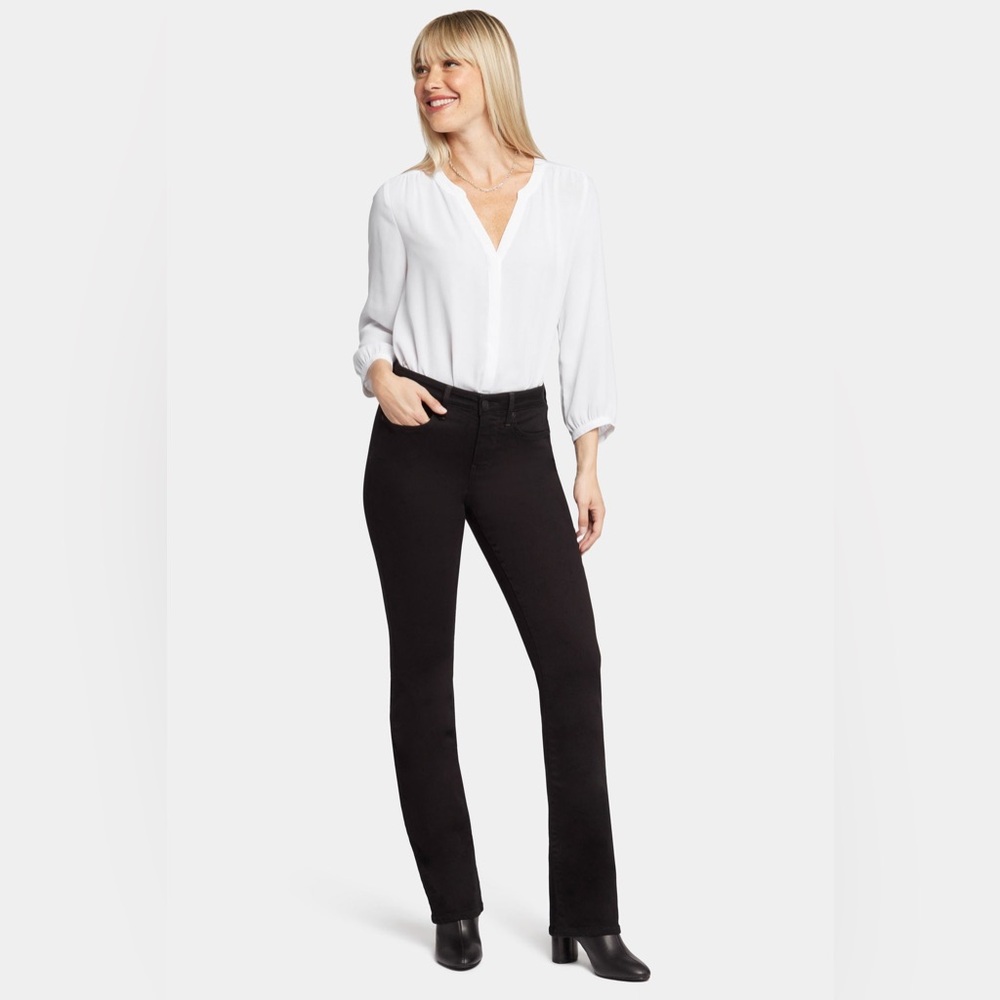 NWT- NYDJ Barbra Bootcut Jeans Black Size 2